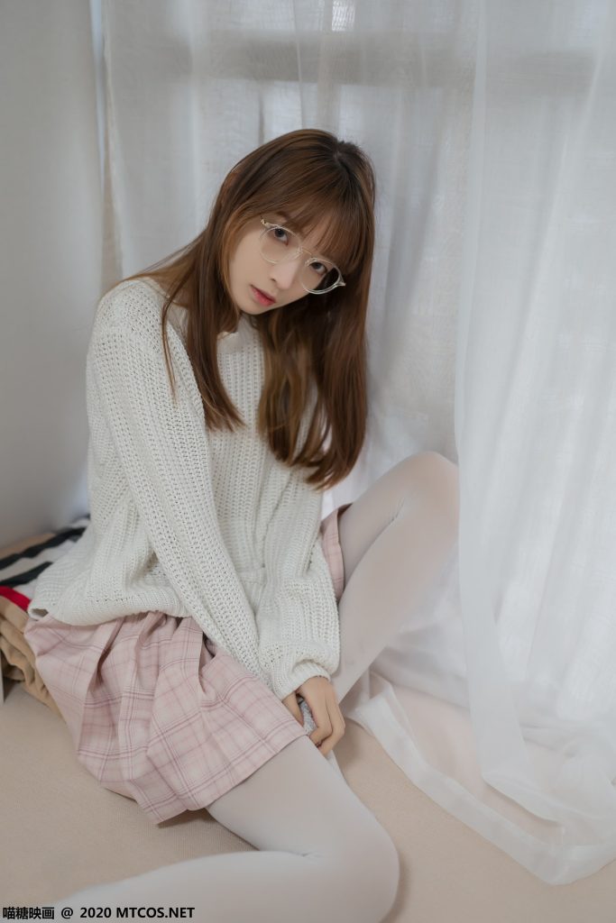 喵糖映畫 VOL.077 粉格裙的眼鏡娘 [44P/414MB]插圖