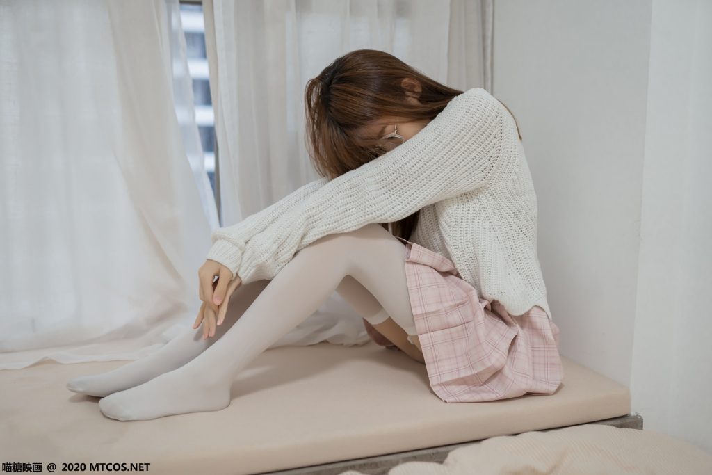 喵糖映畫 VOL.077 粉格裙的眼鏡娘 [44P/414MB]插圖1