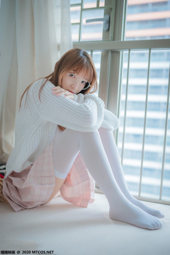 喵糖映畫 VOL.077 粉格裙的眼鏡娘 [44P/414MB]插圖2