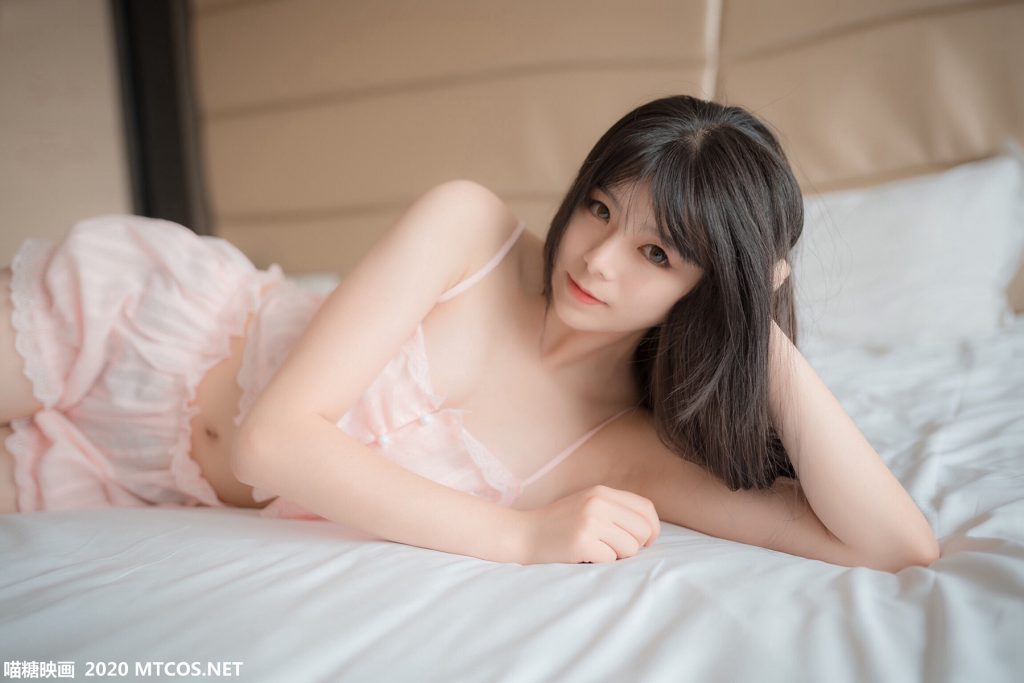 喵糖映畫(huà) VOL.104 粉色吊帶睡衣 [45P/308MB]插圖3