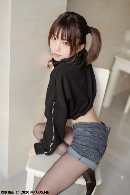 [喵糖映畫]VOL.166 單馬尾黑絲俏皮女孩 [41P/174M]-無料攝影圈