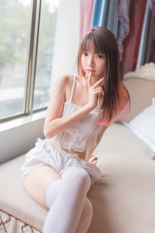 喵糖映畫 VOL.249 蕾花白絲睡衣 [49P/247MB]-無料攝影圈