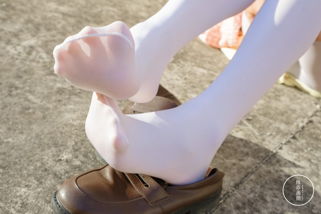 柴系小乖(稚乖畫冊) NO.003 – 夜夜 天臺粉裙[82P/0.98GB]插圖3