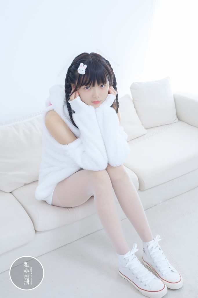 柴系小乖(稚乖畫冊) NO.004 – 晴空 夜夜 白絲雙馬尾[80P/1V/1.85GB]插圖1