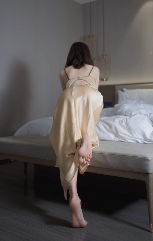 禪院熏 001 金色禮服 jio鏈 [32P/212MB]-無料攝影圈