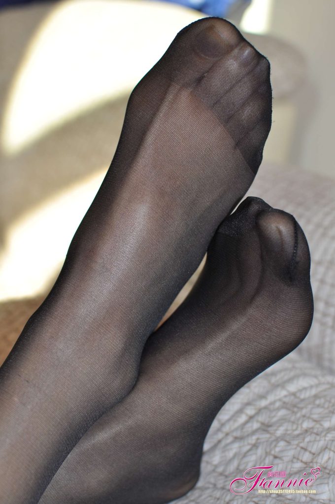 Fannie芬妮每足園 No.424 絲魅 長(zhǎng)筒絲 黑絲[44P/187MB]插圖3
