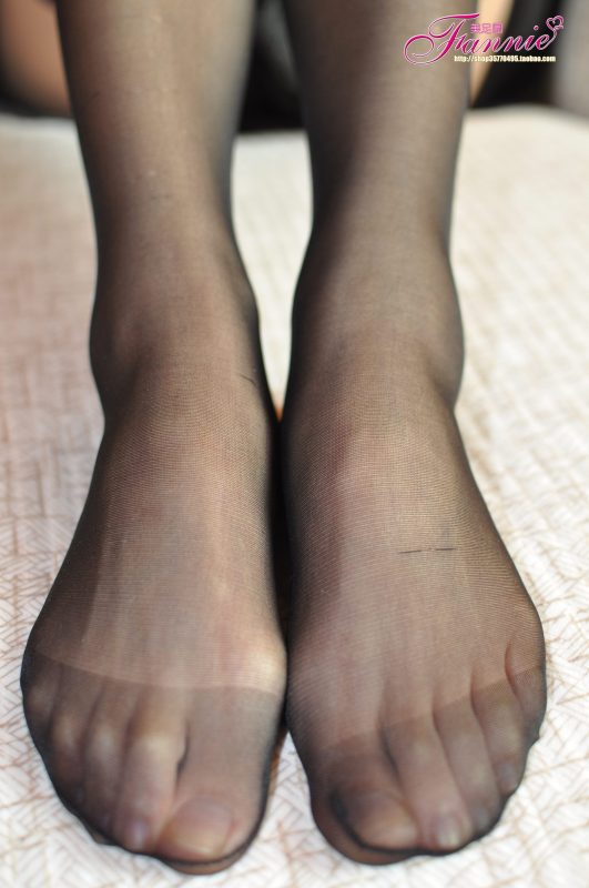 Fannie芬妮每足園 No.424 絲魅 長筒絲 黑絲[44P/187MB]-無料攝影圈