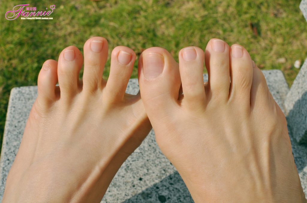 Fannie芬妮每足園 No.443 特輯圖 高跟涼拖裸足特寫[34P/84MB]插圖2