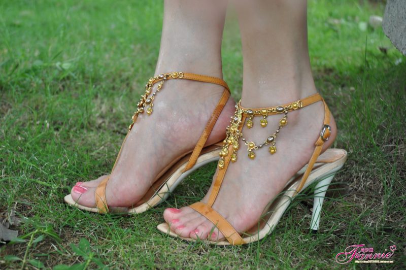 Fannie芬妮每足園 No.501 夏日 陽(yáng)光 細(xì)雨和微風(fēng)4[65P/175MB]-無(wú)料攝影圈