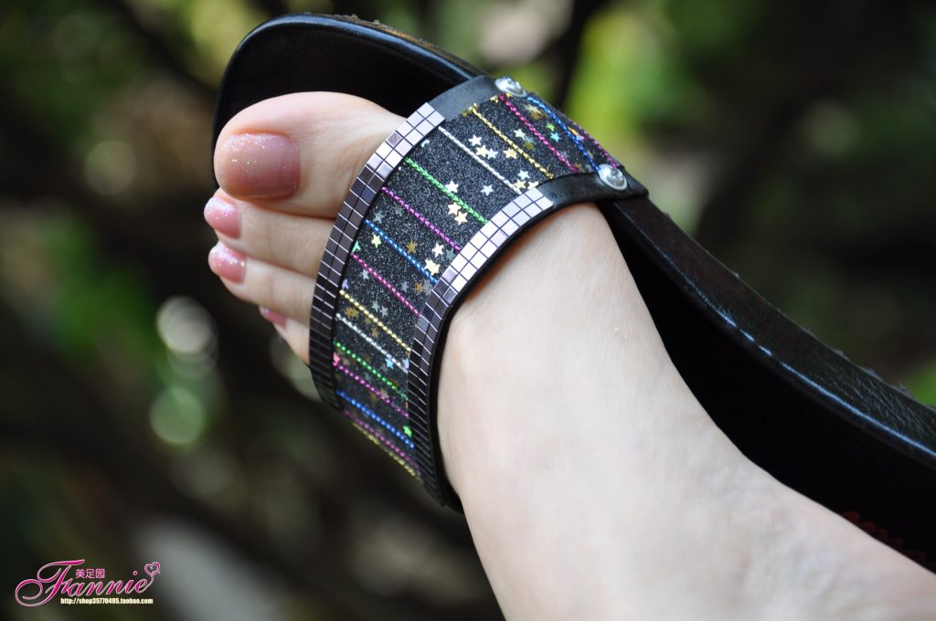 Fannie芬妮每足園 No.504 夏日足下 清爽靚麗 黑色拖鞋1[43P/112MB]插圖1