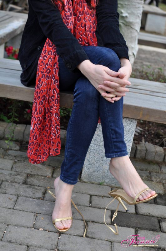 Fannie芬妮每足園 No.513 心緒盈秋 裸足高跟2[59P/168MB]-無料攝影圈