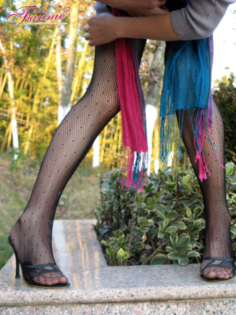 Fannie芬妮每足園 No.541 陽光下的絲戀 黑網(wǎng)絲[38P/116MB]插圖
