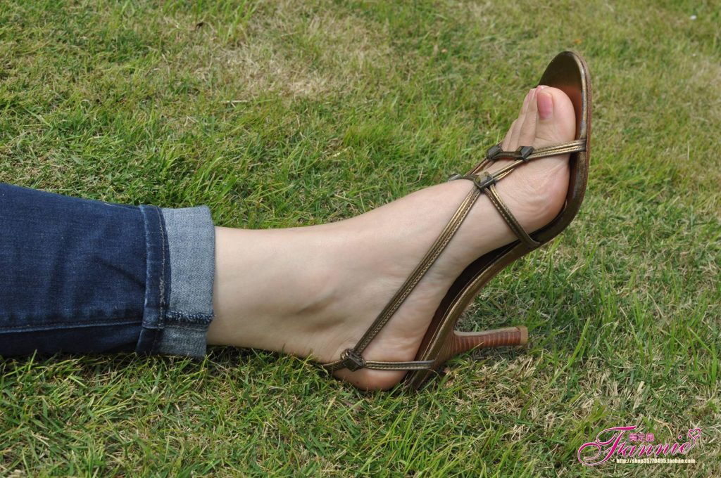 Fannie芬妮每足園 No.552 野草閑花蓬春生 裸足高跟3[76P/229MB]插圖3