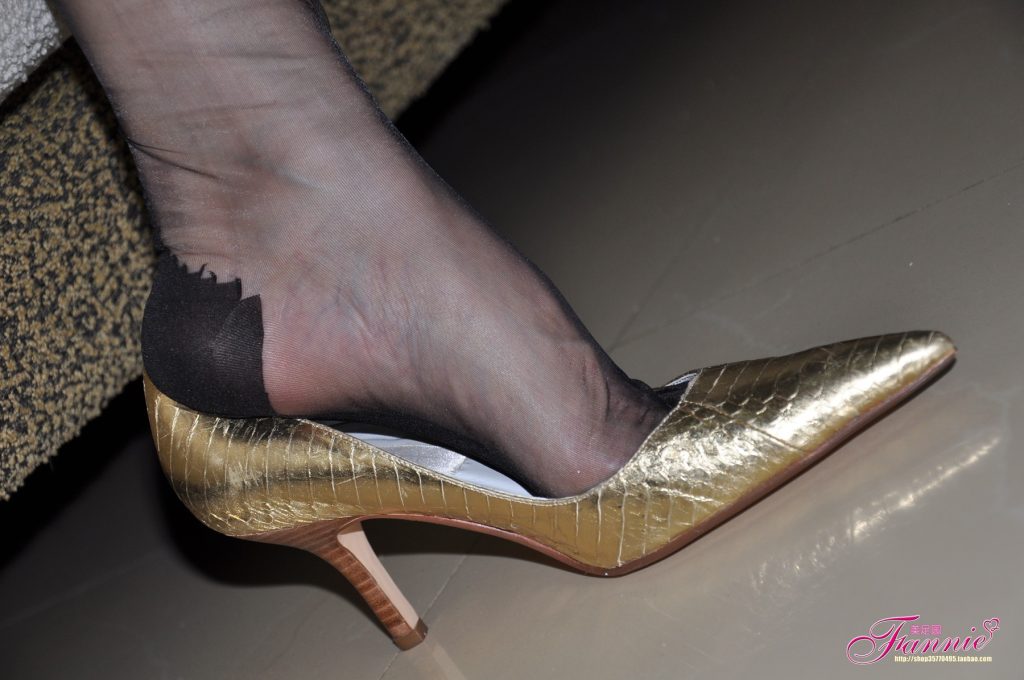 Fannie芬妮每足園 No.562 夜媚迷情 黑色純絲金色船襪[46P/134MB]插圖2