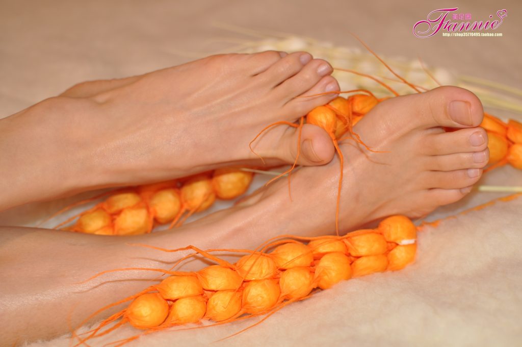 Fannie芬妮每足園 No.578 玉趾如蠶向花語3[68P/191MB]插圖2