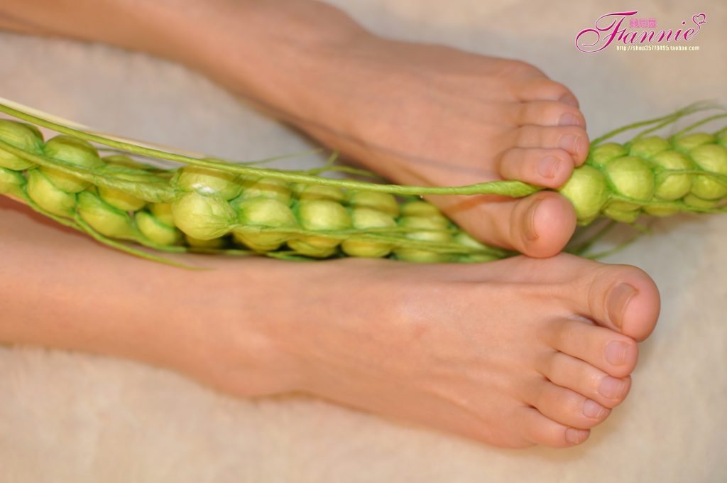 Fannie芬妮每足園 No.579 玉趾如蠶向花語4[95P/270MB]插圖1