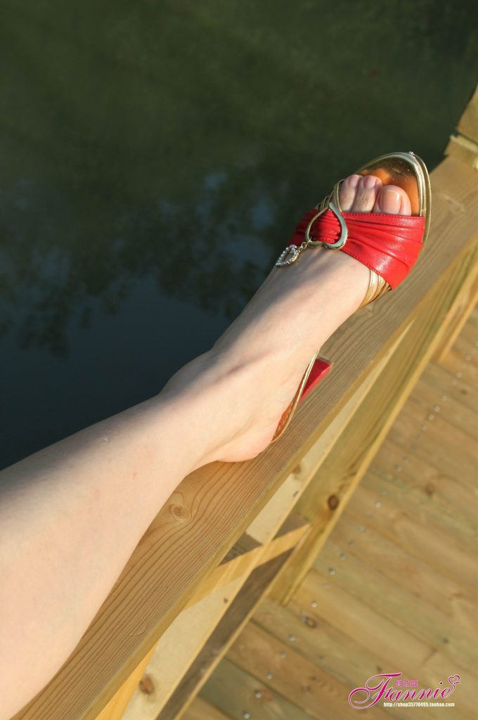 Fannie芬妮每足園 No.583 園林秋色 紅色涼拖[73P/58MB]插圖3