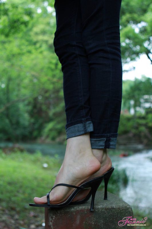 Fannie芬妮每足園 No.592 在水一方4[46P/144MB]-無料攝影圈