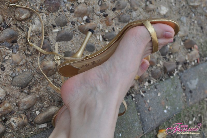 Fannie芬妮每足園 No.599 早春二月 金色高跟[62P/184MB]-無料攝影圈