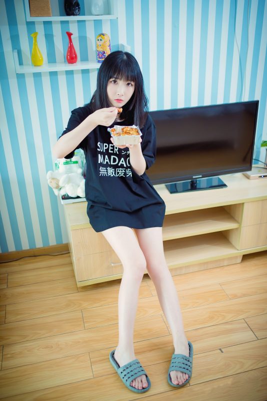 [喵糖映畫]VOL.311 居家少女 [20P/261MB]-無料攝影圈