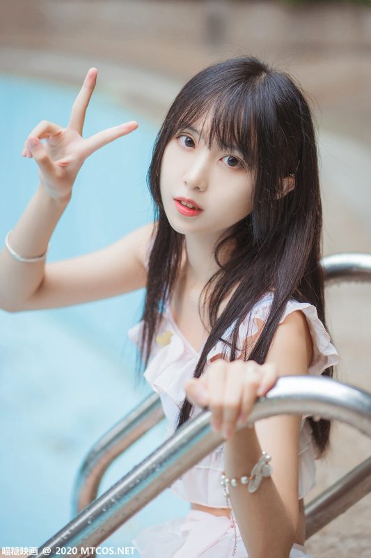 [喵糖映畫]VOL.312 泳池萌妹 [35P/195MB]-無料攝影圈