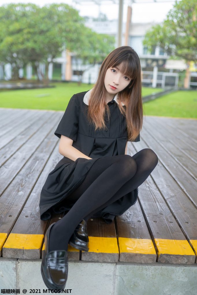 [喵糖映畫(huà)]VOL.423 黑裙黑襪[35P/254MB]插圖2