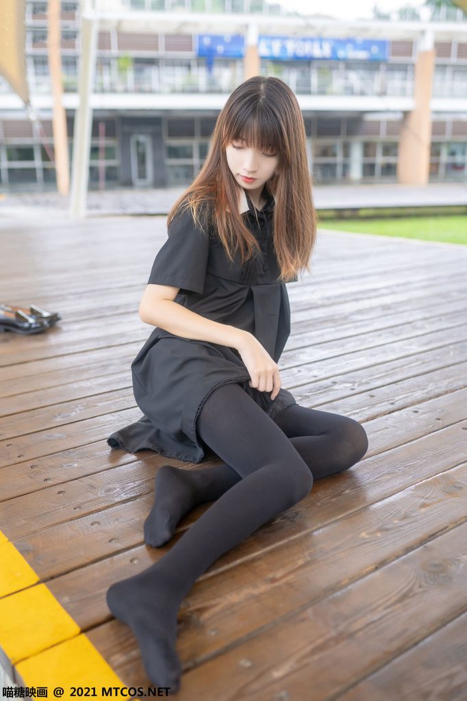 [喵糖映畫(huà)]VOL.423 黑裙黑襪[35P/254MB]插圖1