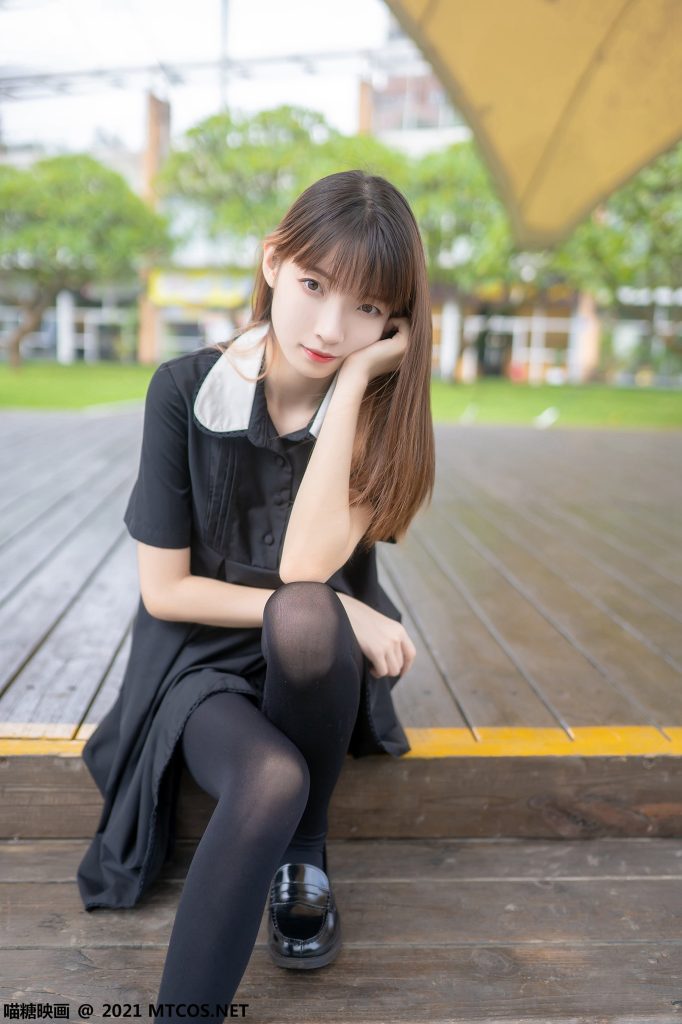 [喵糖映畫(huà)]VOL.423 黑裙黑襪[35P/254MB]插圖