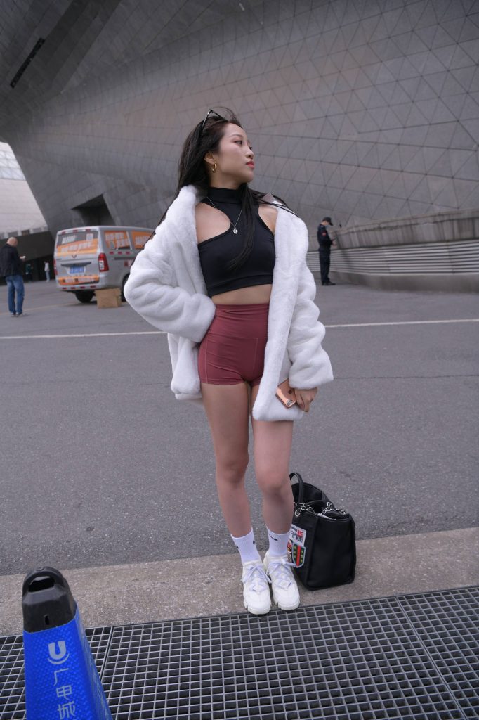 精選街拍 No.252 性感迷人的緊身熱褲少婦（五） [40P/51MB]插圖3