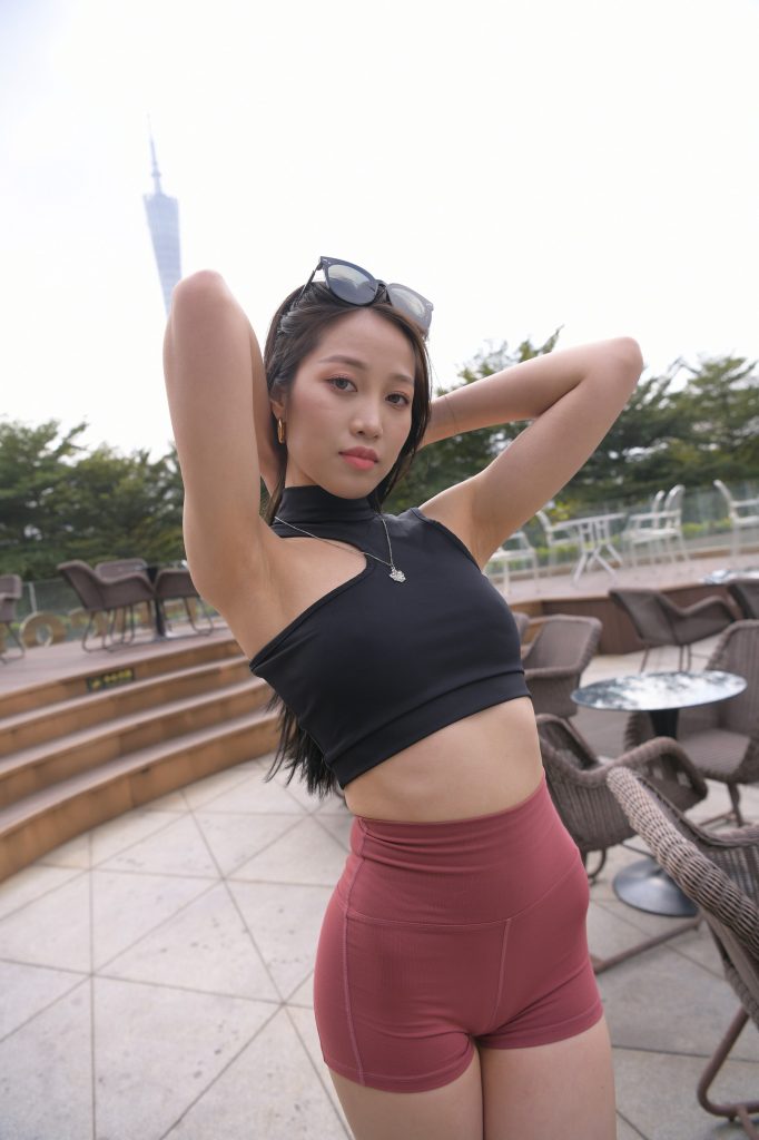 精選街拍 No.252 性感迷人的緊身熱褲少婦（五） [40P/51MB]插圖2