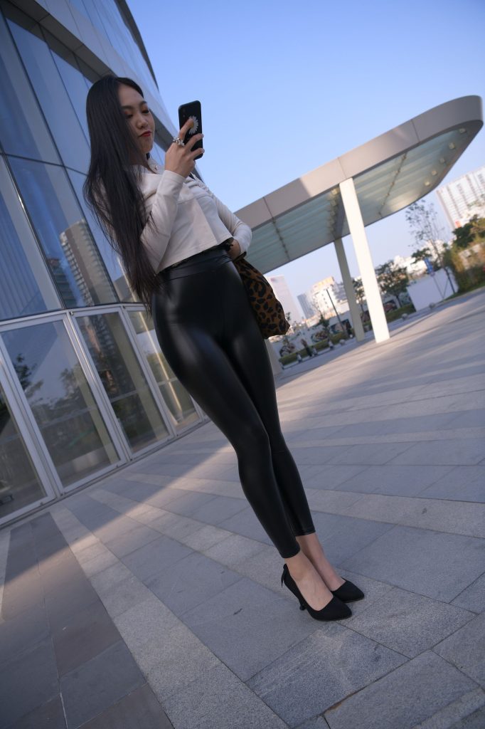 精選街拍 No.267 油亮的黑皮褲極品熟女（十二） [100P/144M]插圖3