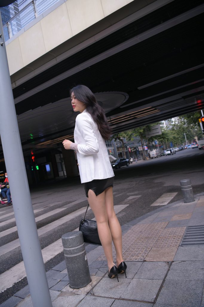 精選街拍 No.271 那個(gè)女人 3 [113P/90M]插圖1