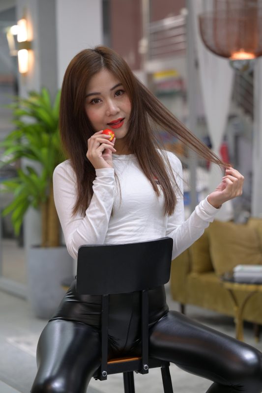 精選街拍 No.284 黑色皮褲性感美女（三） [100P/116M]-無(wú)料攝影圈