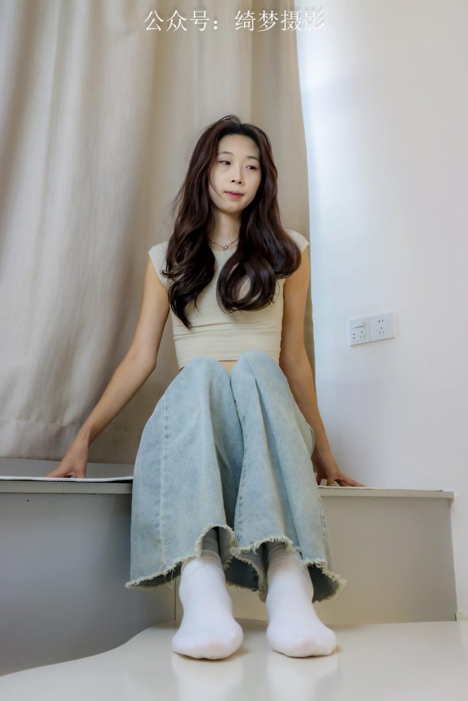 綺夢(mèng)攝影 2024.09.18 NO.026 秋月 珍藏?zé)o修無(wú)水印版[660P/2V/17.2GB]插圖1