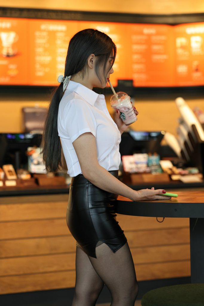 精選街拍 No.288 皮裙黑絲 1 [113P/75M]插圖