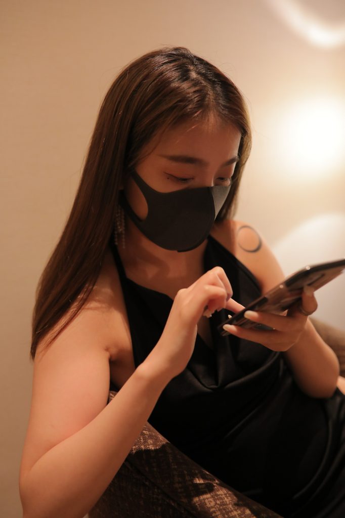 精選街拍 No.308 嫵媚少婦開叉到腰的超短裙（1） [100P/130M]插圖2