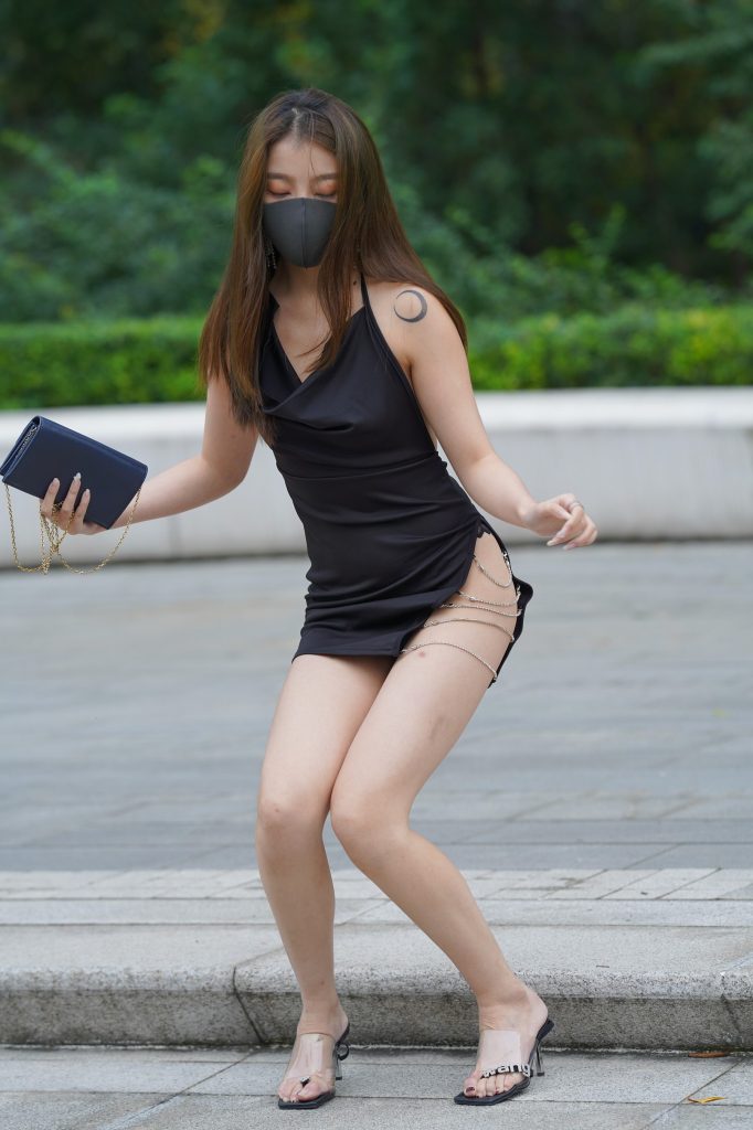 精選街拍 No.309 嫵媚少婦開叉到腰的超短裙（2） [100P/114M]插圖