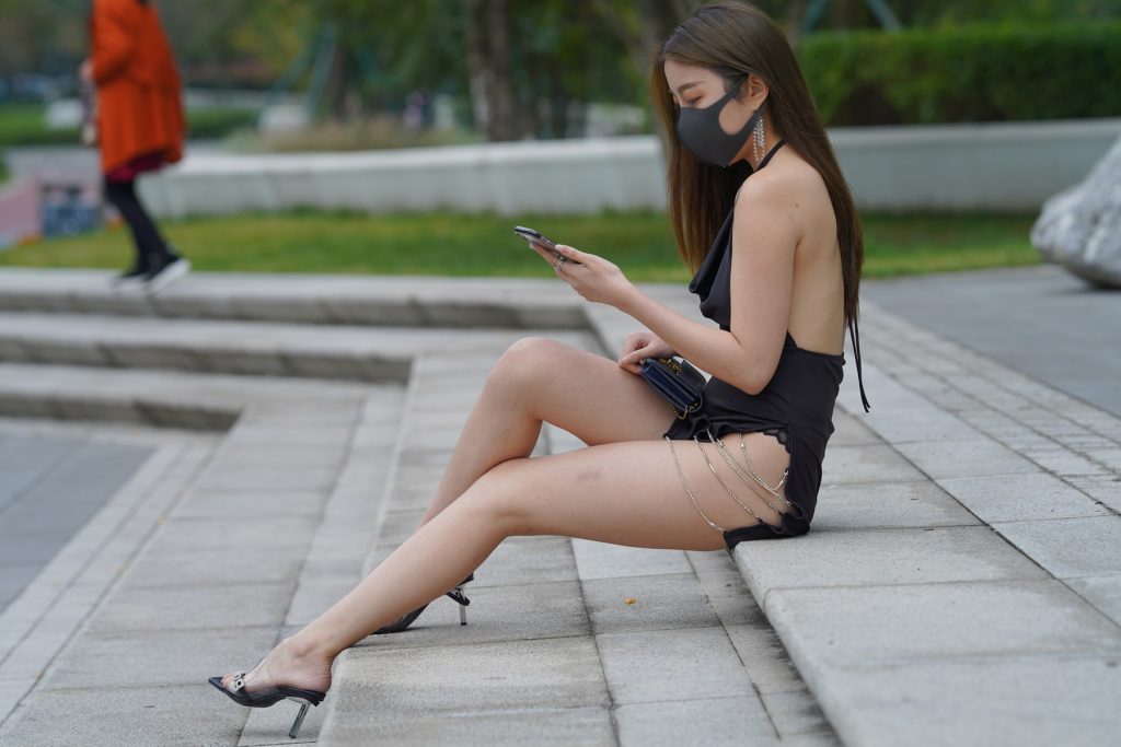 精選街拍 No.309 嫵媚少婦開叉到腰的超短裙（2） [100P/114M]插圖1