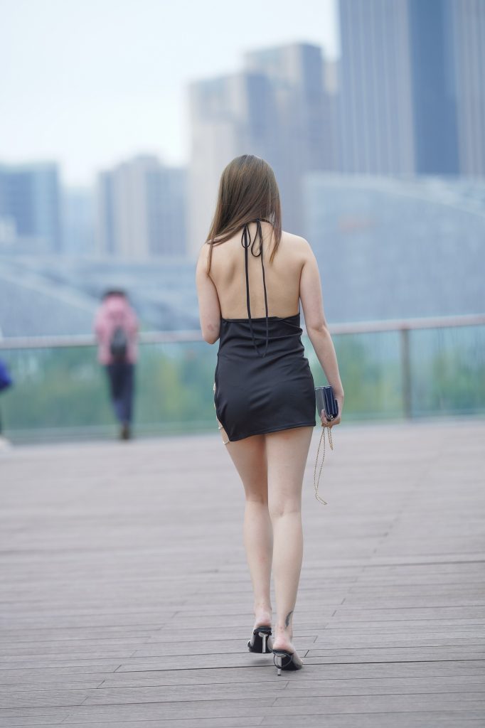 精選街拍 No.310 嫵媚少婦開叉到腰的超短裙（3） [102P/97M]插圖