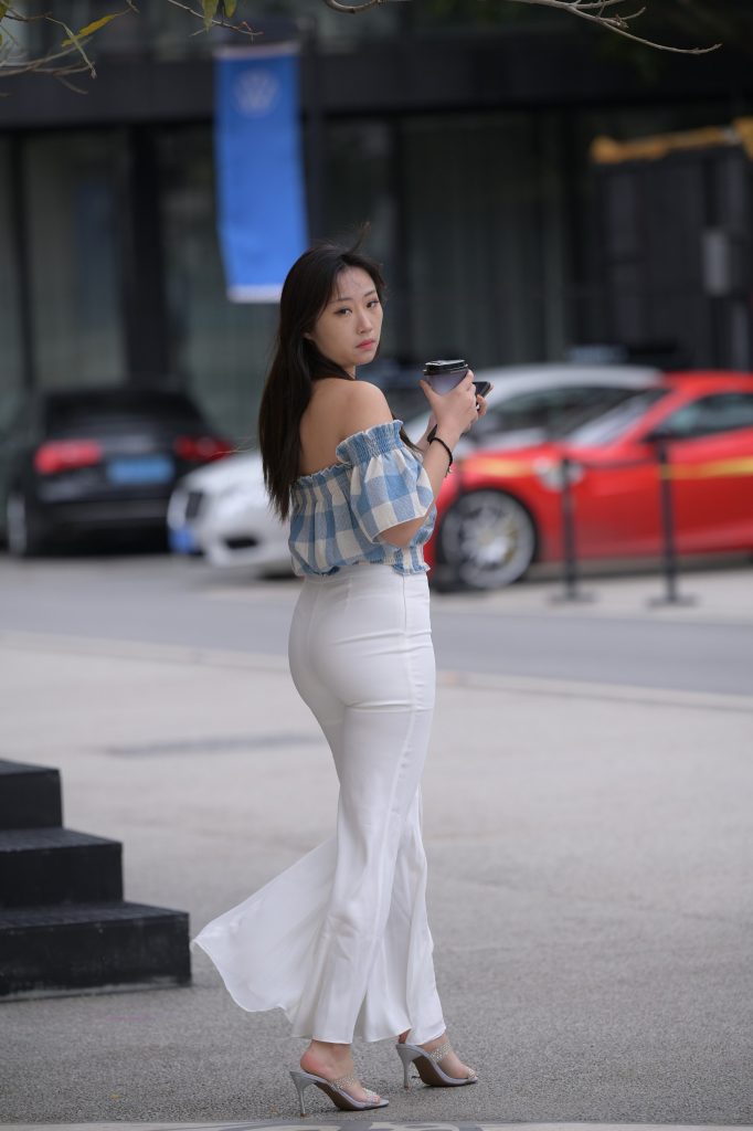 精選街拍 No.324 性感白褲圓潤美臀氣質(zhì)少婦（二） [80P/90M]插圖1