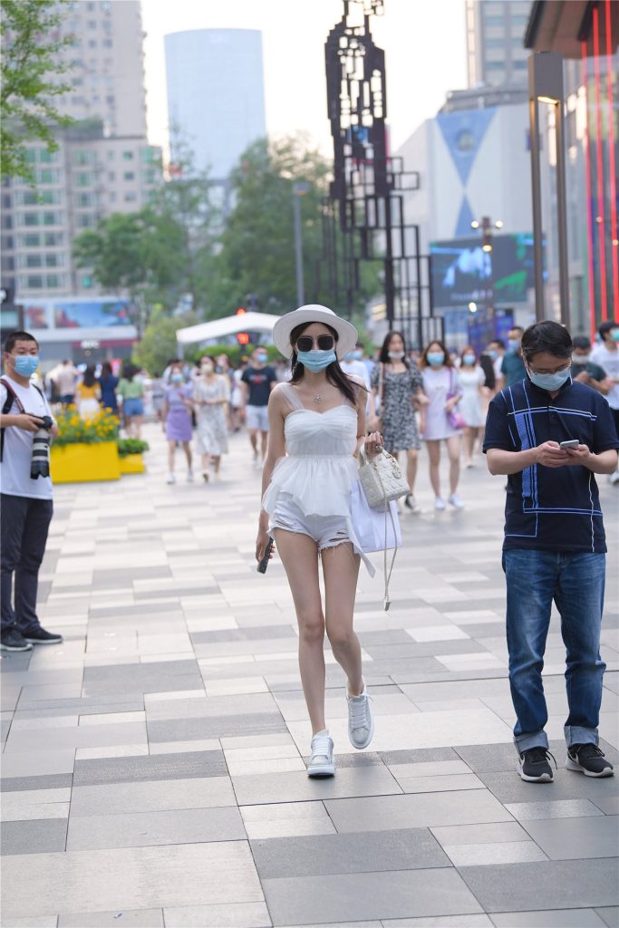 精選街拍 No.362 白熱褲美腿小姐姐 [46P/22M]插圖2