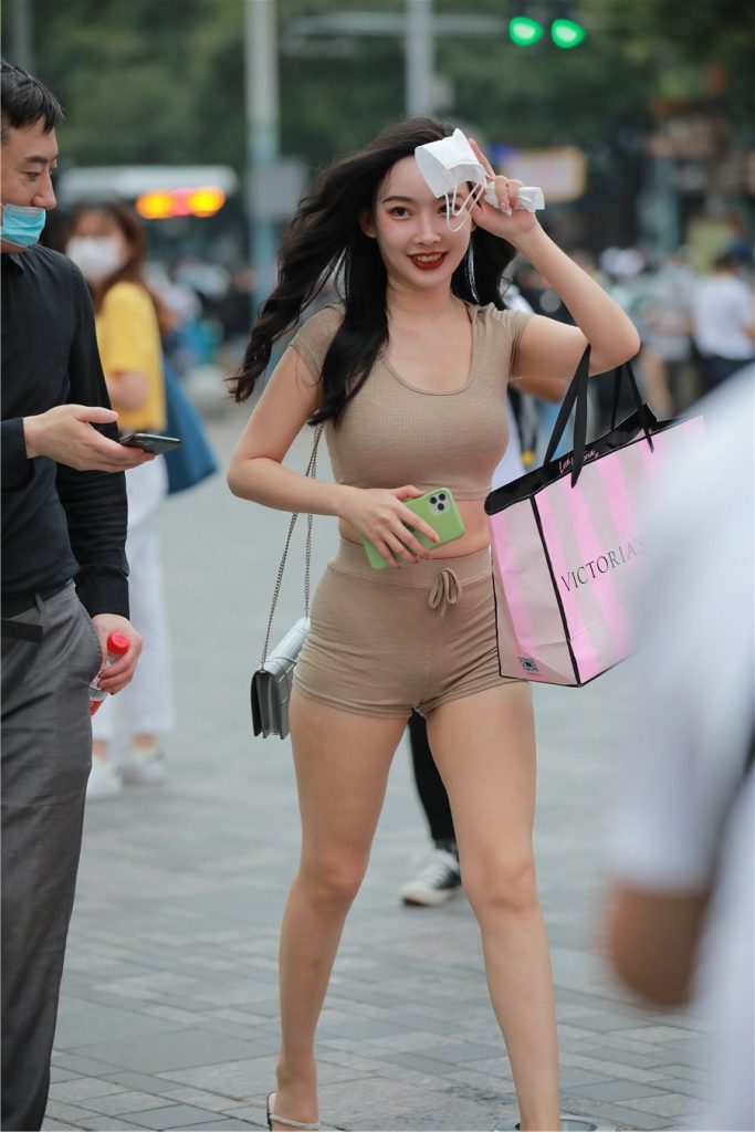 精選街拍 No.377 卡其色緊身熱褲美女 [82P/44M]插圖1