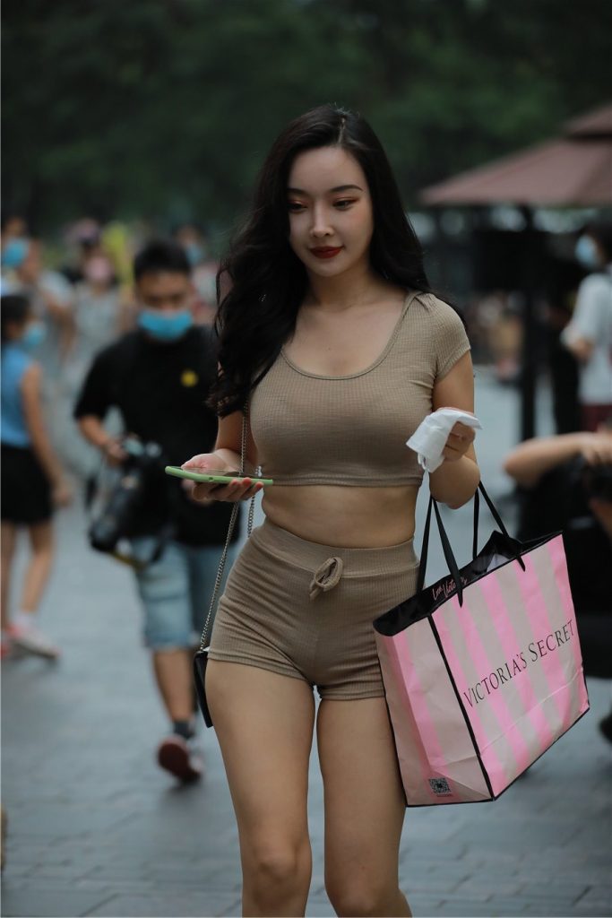 精選街拍 No.377 卡其色緊身熱褲美女 [82P/44M]插圖2