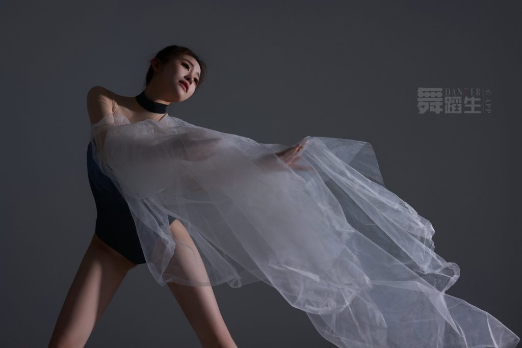 [GALLI嘉麗]舞蹈生日記 086 – 舞態(tài)生風(fēng) 唐紫怡 [39P/271MB]插圖1