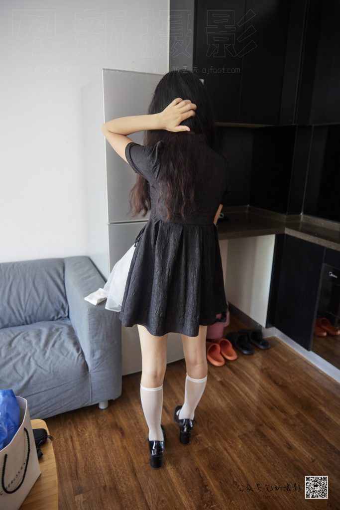 [見(jiàn)新攝影]NO.004 設(shè)計(jì)師小櫻 可愛(ài)連衣裙白絲小皮鞋[197P/1V/1.73GB]插圖3