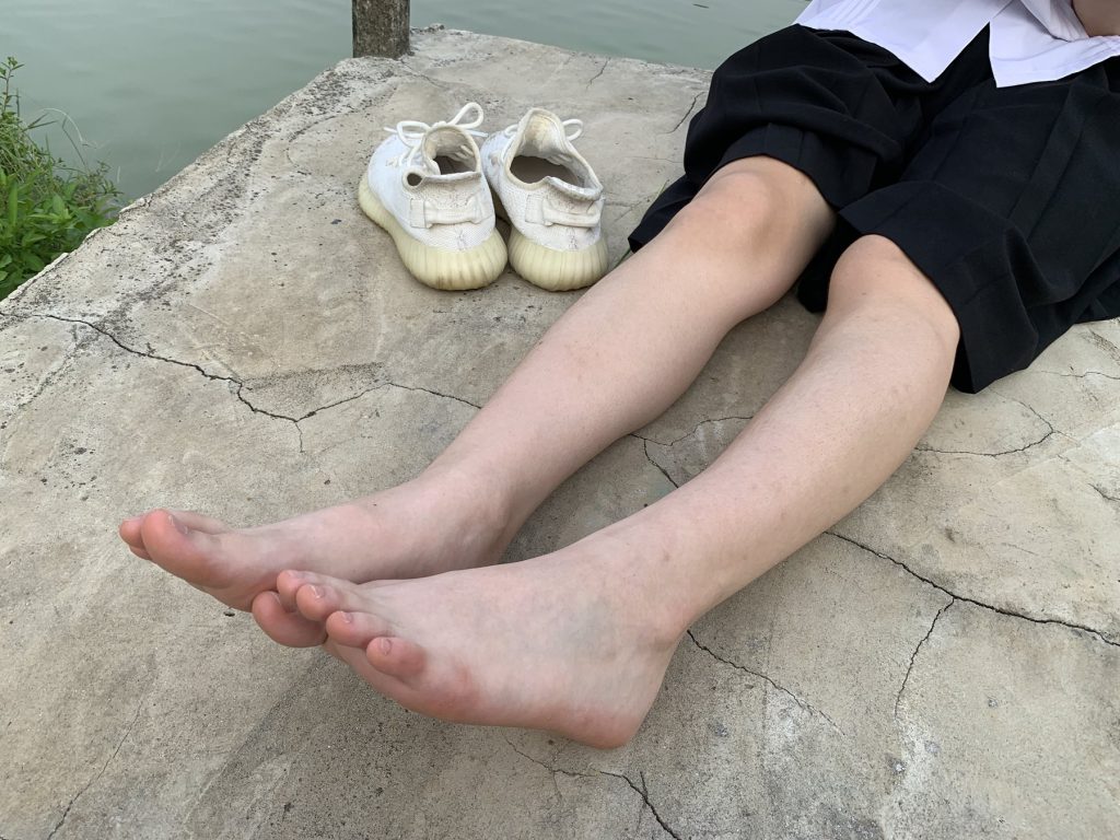 [見(jiàn)新攝影]NO.010 附中 瀟瀟（20歲 校園少女風(fēng) 椰子鞋）[112P/1V/962MB]插圖2