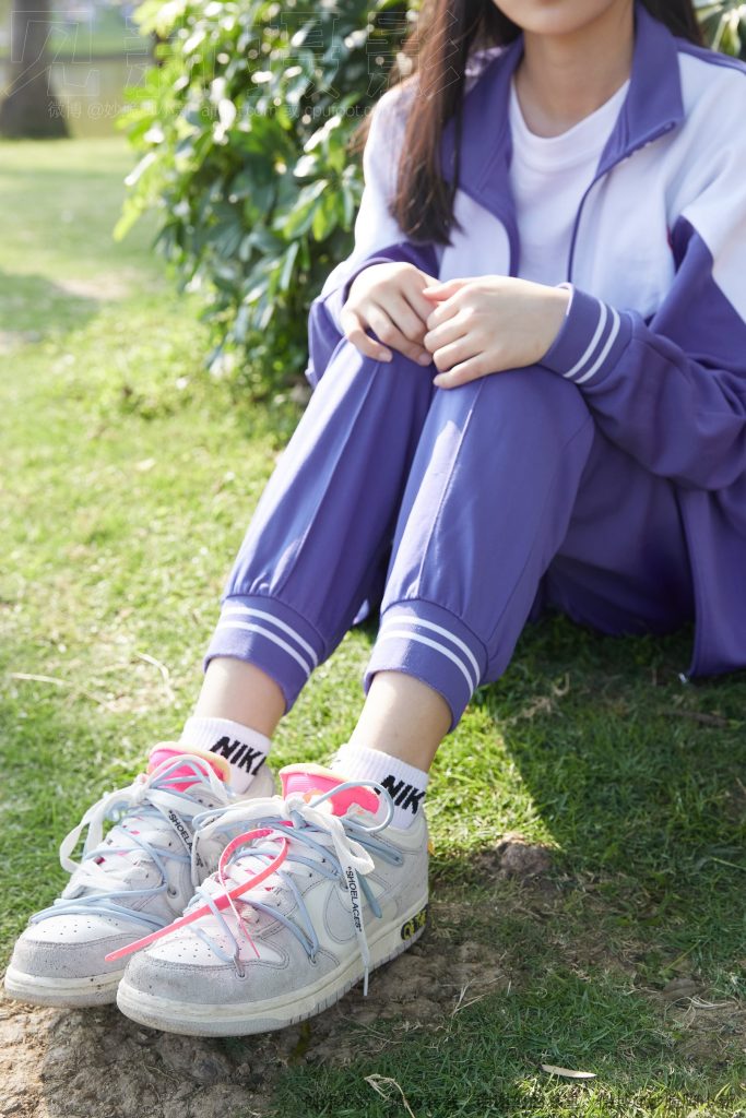 [見新攝影]NO.011 夢回學生時代 公園校服棉襪裸足[295P/1V/2.95GB]插圖2
