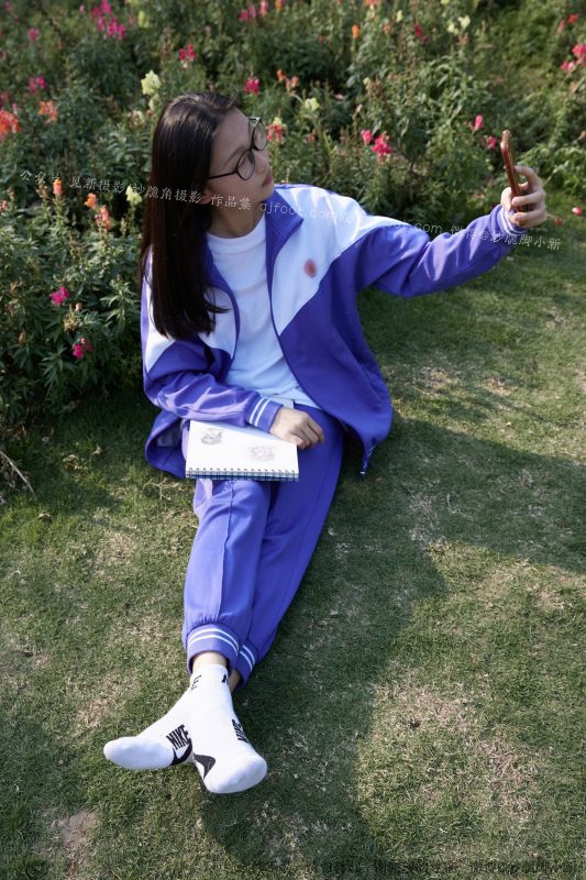 [見新攝影]NO.011 夢回學生時代 公園校服棉襪裸足[295P/1V/2.95GB]-無料攝影圈