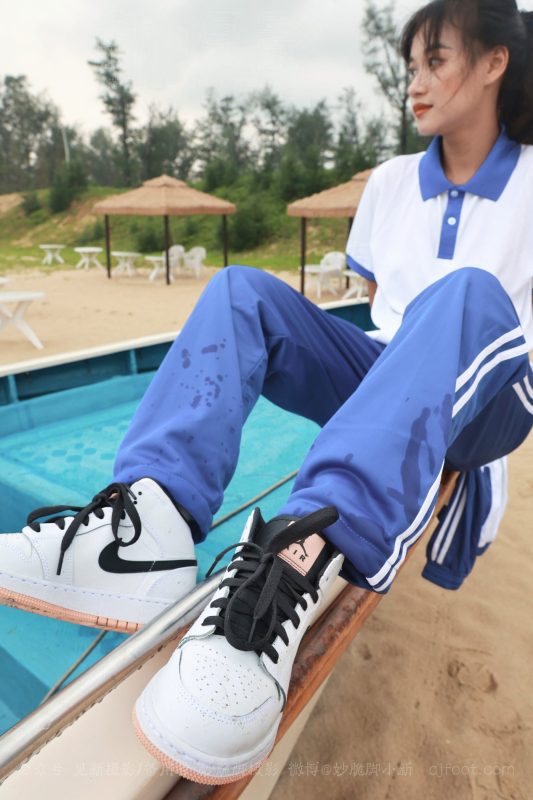 [見新攝影]NO.019 世界上最甜美的沙灘校園風(fēng)，連海風(fēng)都是甜的[252P/1V/1.68GB]-無料攝影圈