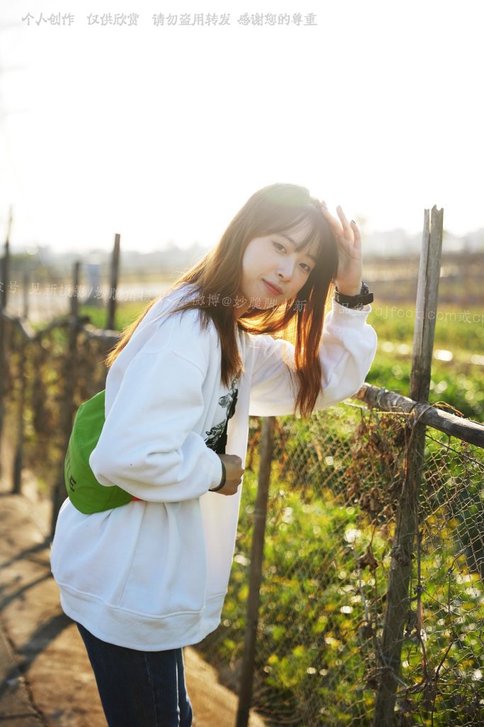 [見新攝影]NO.027 追趕落日余暉的逆光少女[133P/1V/949MB]插圖1